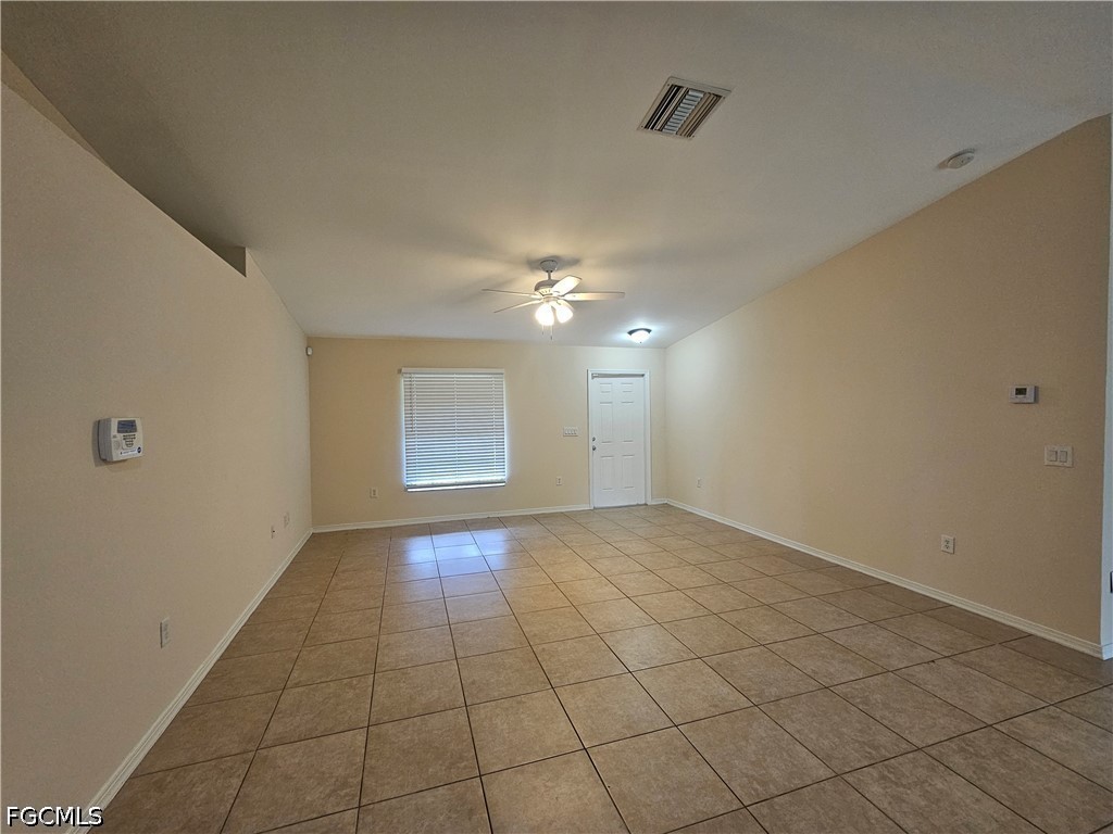 1116 Irving Ave Property Photo 3