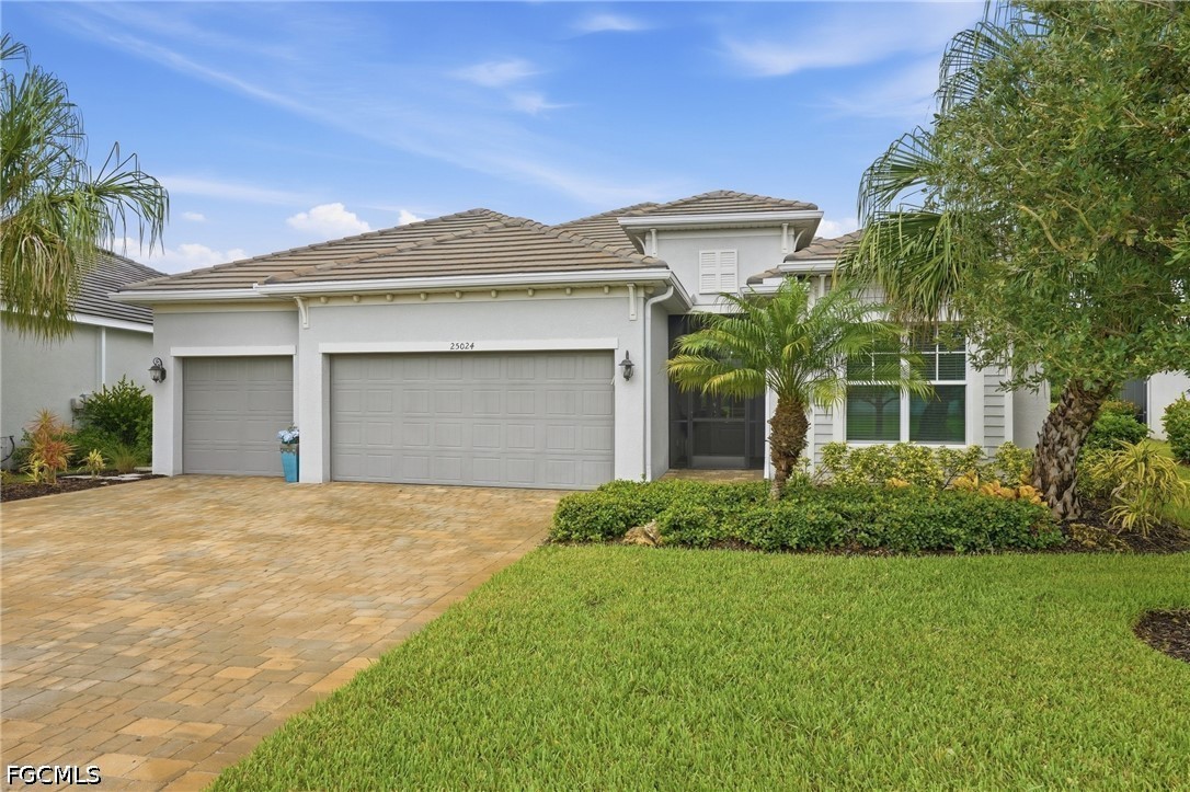 25024 Oak Hammock Ct Property Photo 2
