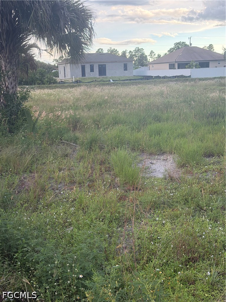 858 LAMAR ST E Property Photo 1