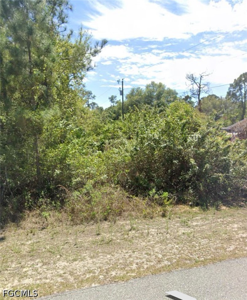 2404 E 9th St Property Photo 4