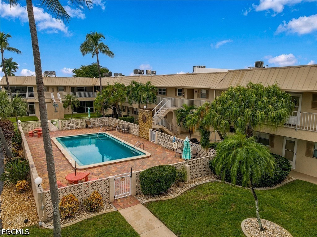 909 SE 46th LN 209 Property Photo 1