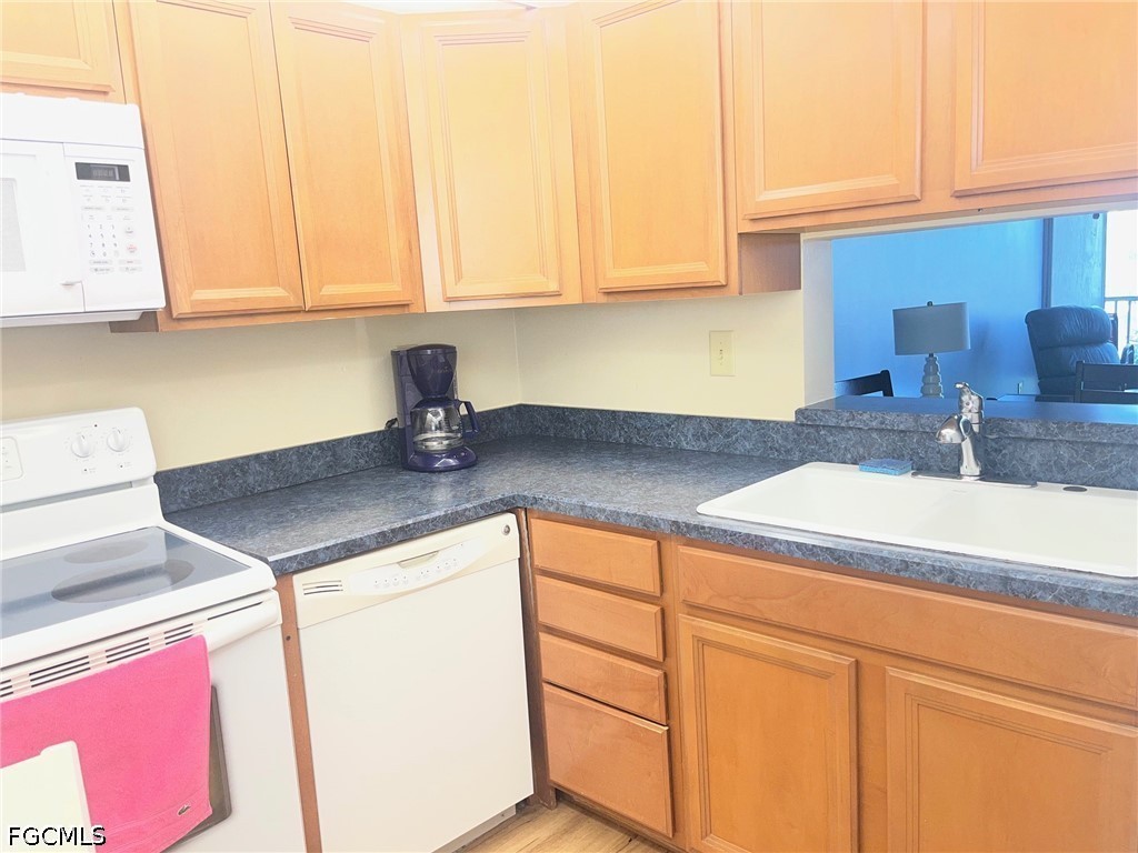 6220 Augusta Dr 301 Property Photo 1