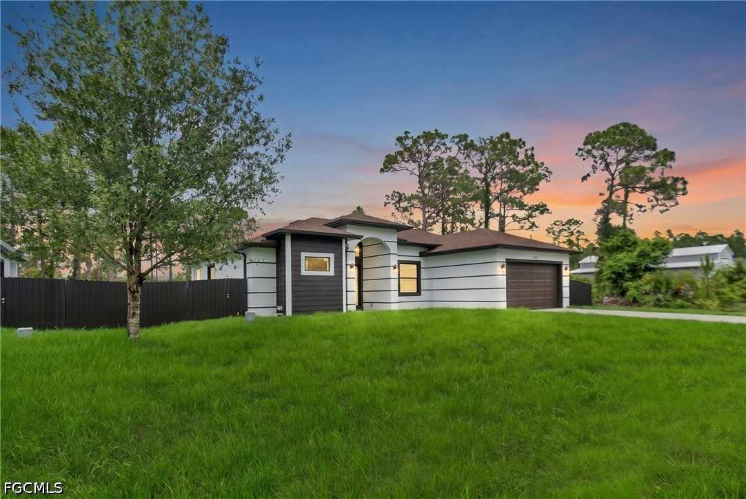 1049 Merry St E Property Photo