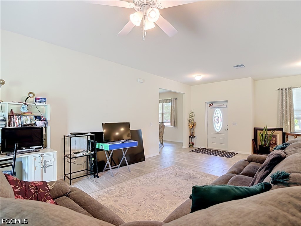6027 Acorn Cir Property Photo 6