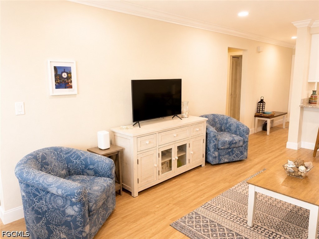 11140 Caravel Cir 106 Property Photo 3