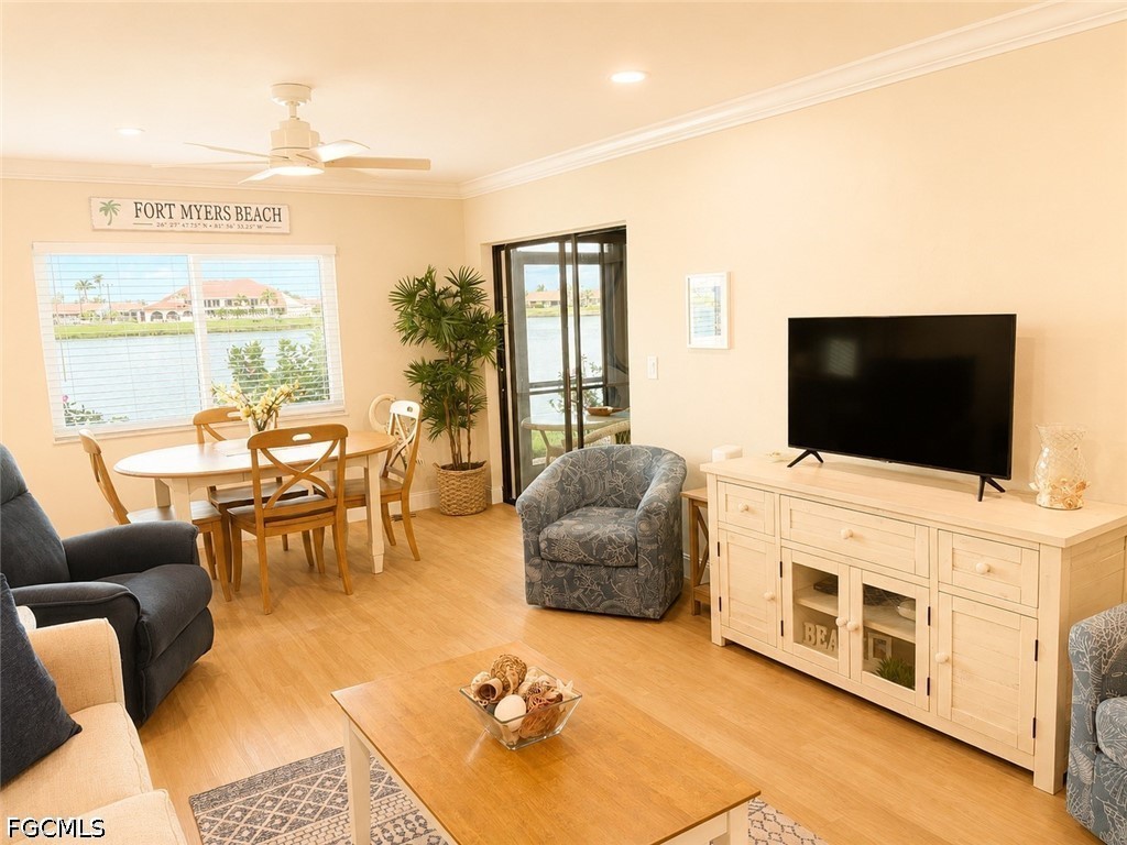 11140 Caravel Cir 106 Property Photo 4