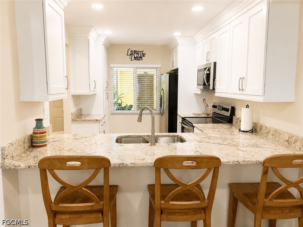 11140 Caravel Cir 106 Property Photo 5