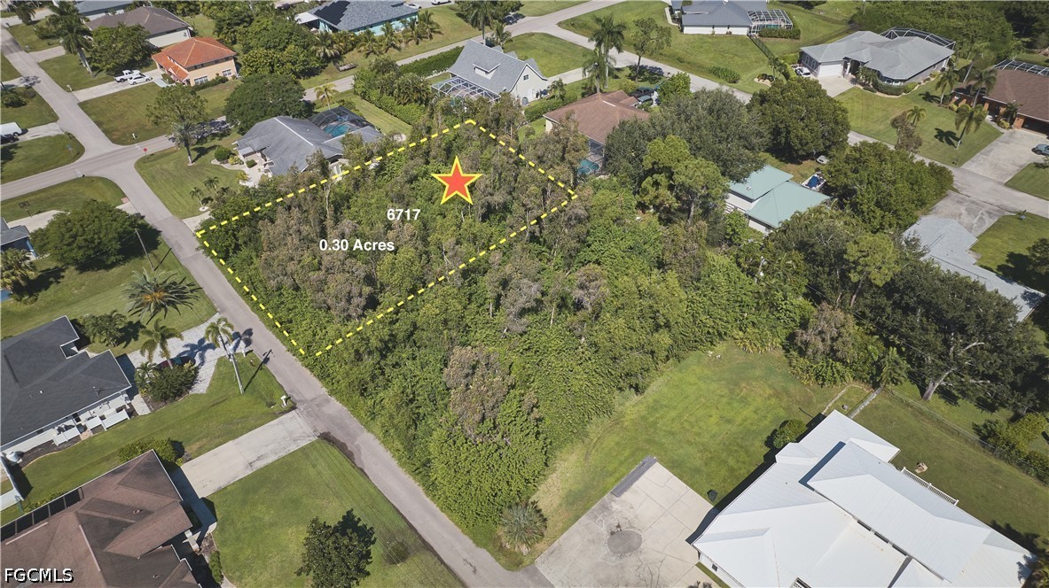 6717 Fairview St Property Photo 5