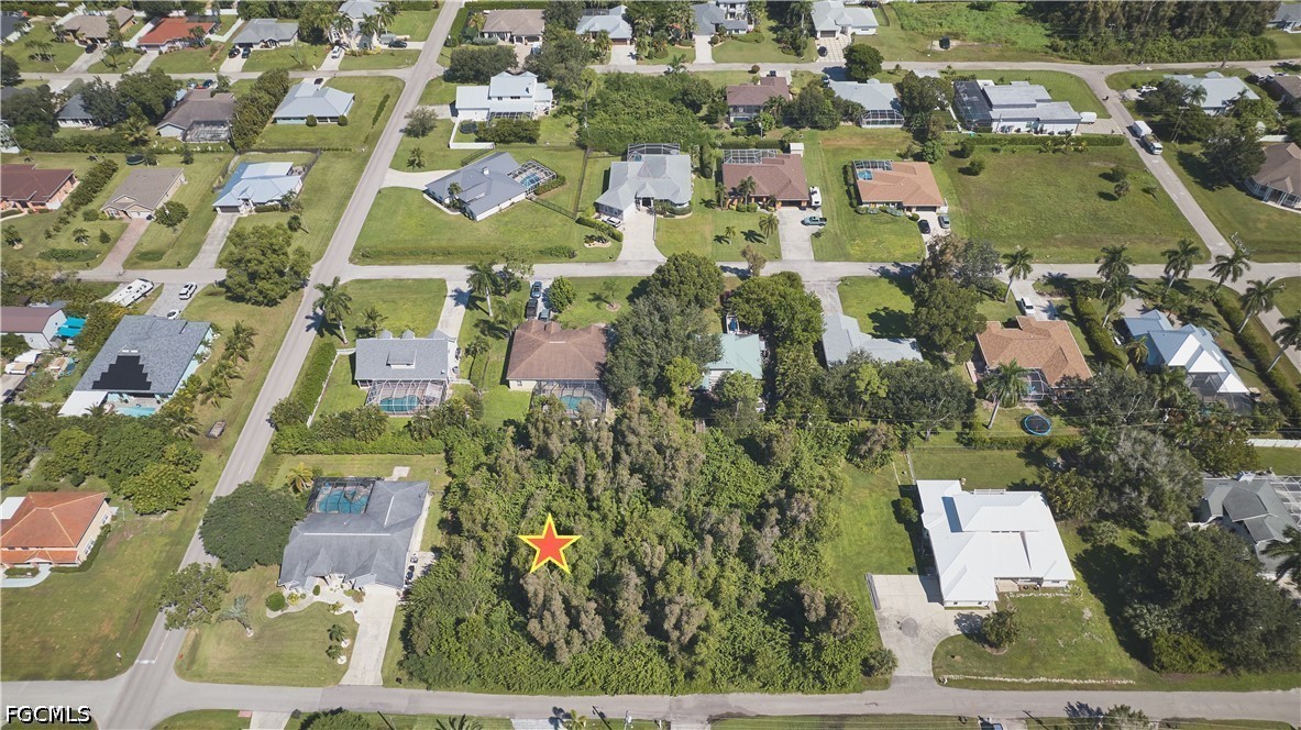 6717 Fairview St Property Photo 9