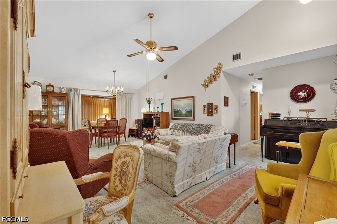 2265 Crystal Dr Property Photo 4