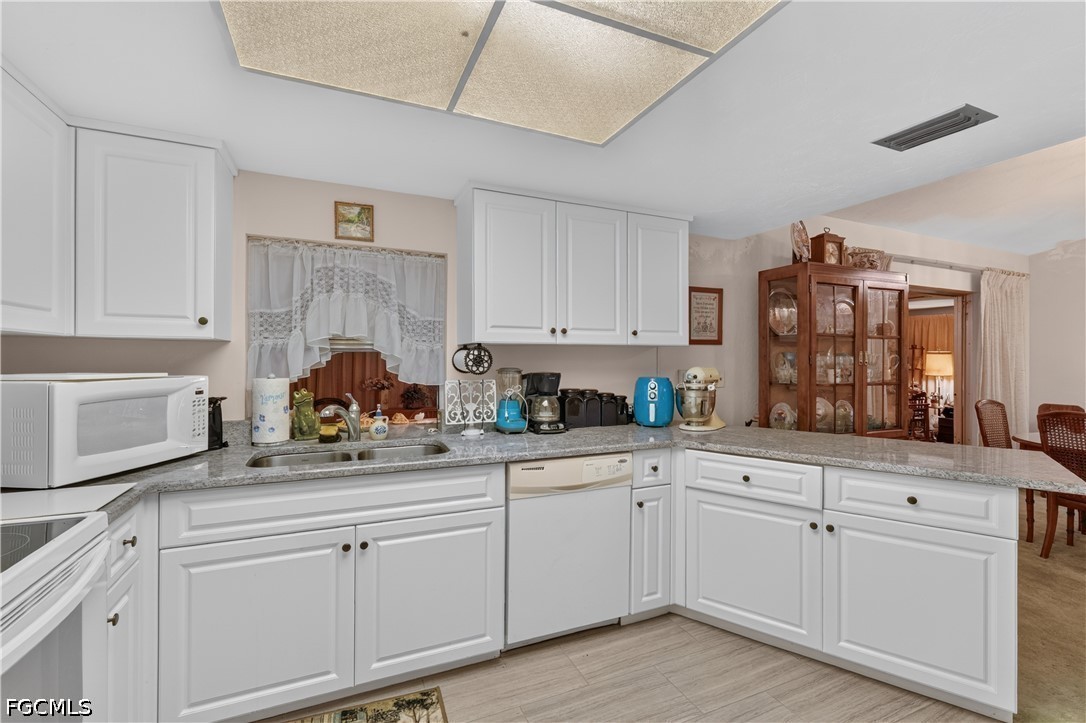 2265 Crystal Dr Property Photo 9