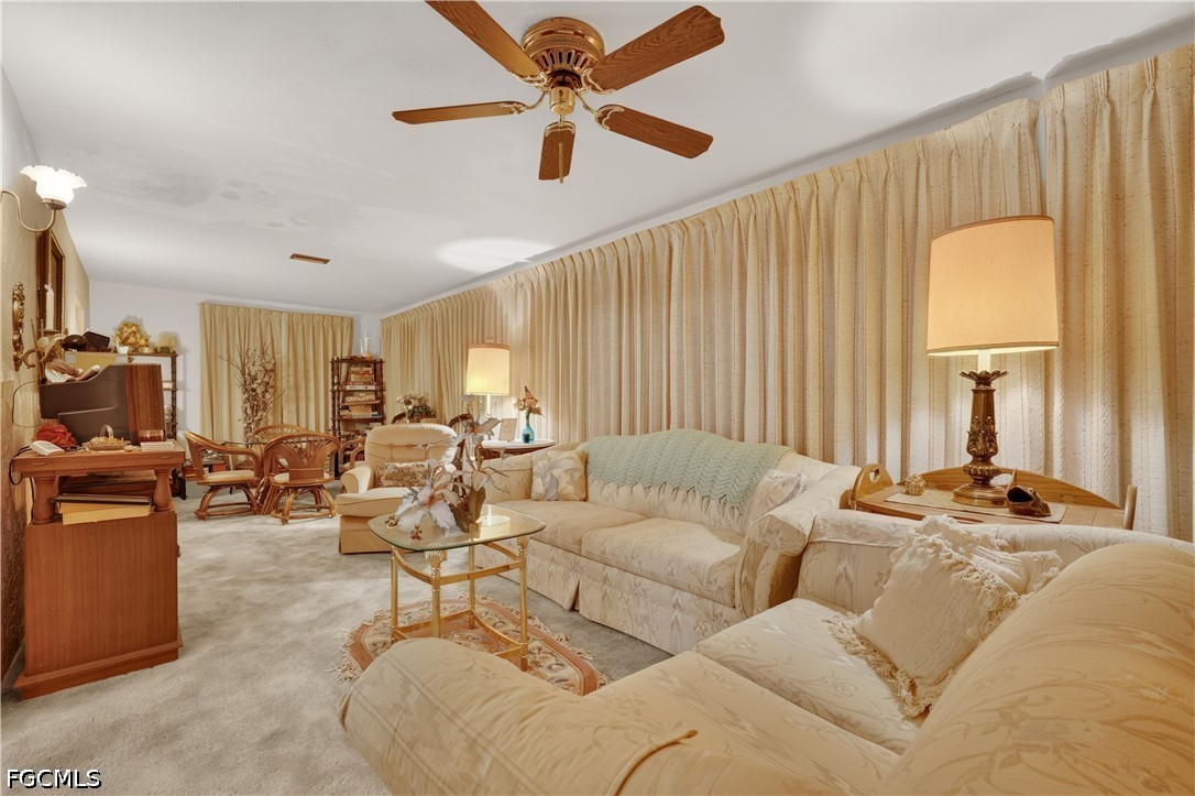 2265 Crystal Dr Property Photo 12