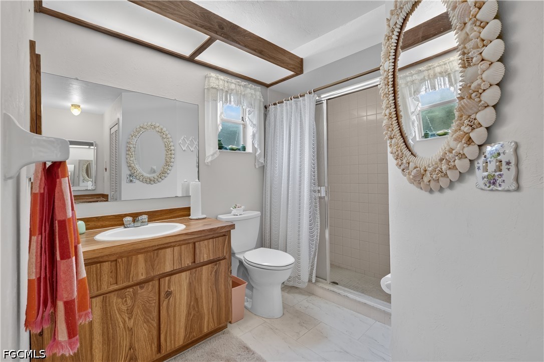 2265 Crystal Dr Property Photo 15