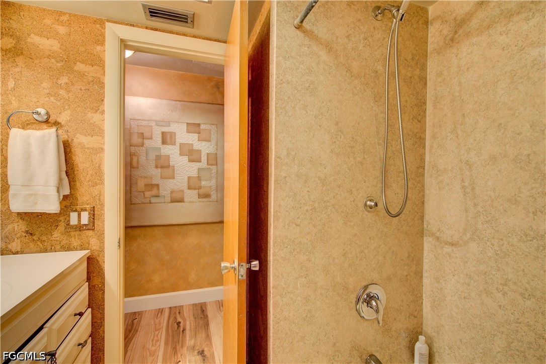 2627 Mcgregor Blvd Property Photo 40
