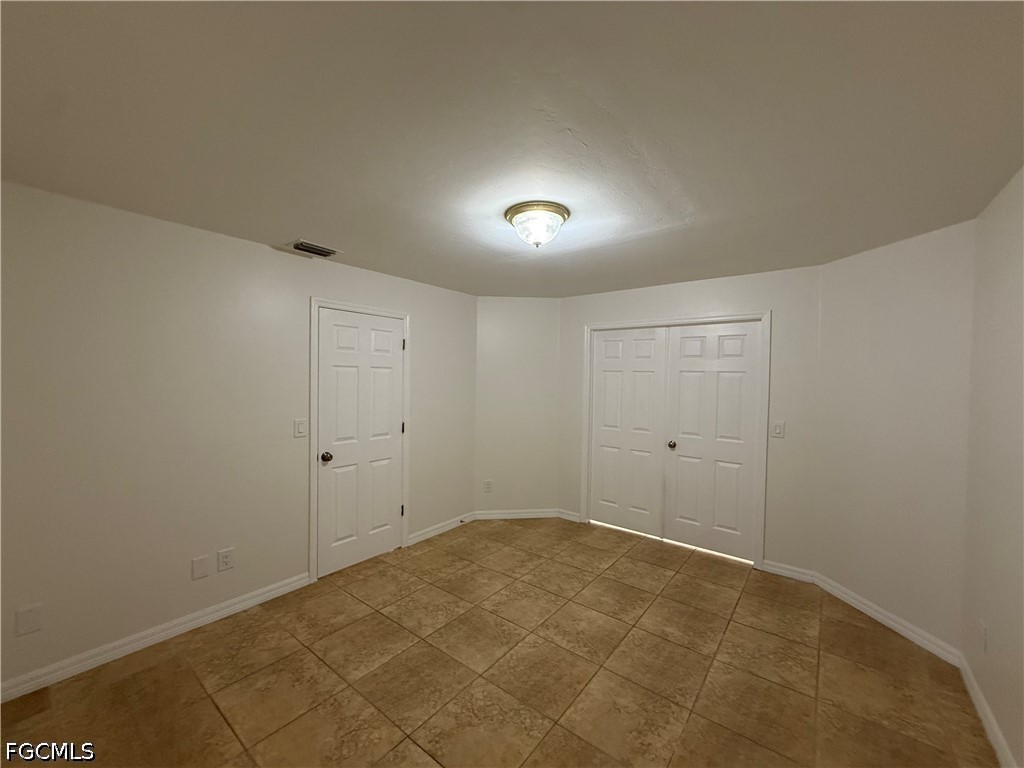372 Carrillon Ave S Property Photo 5