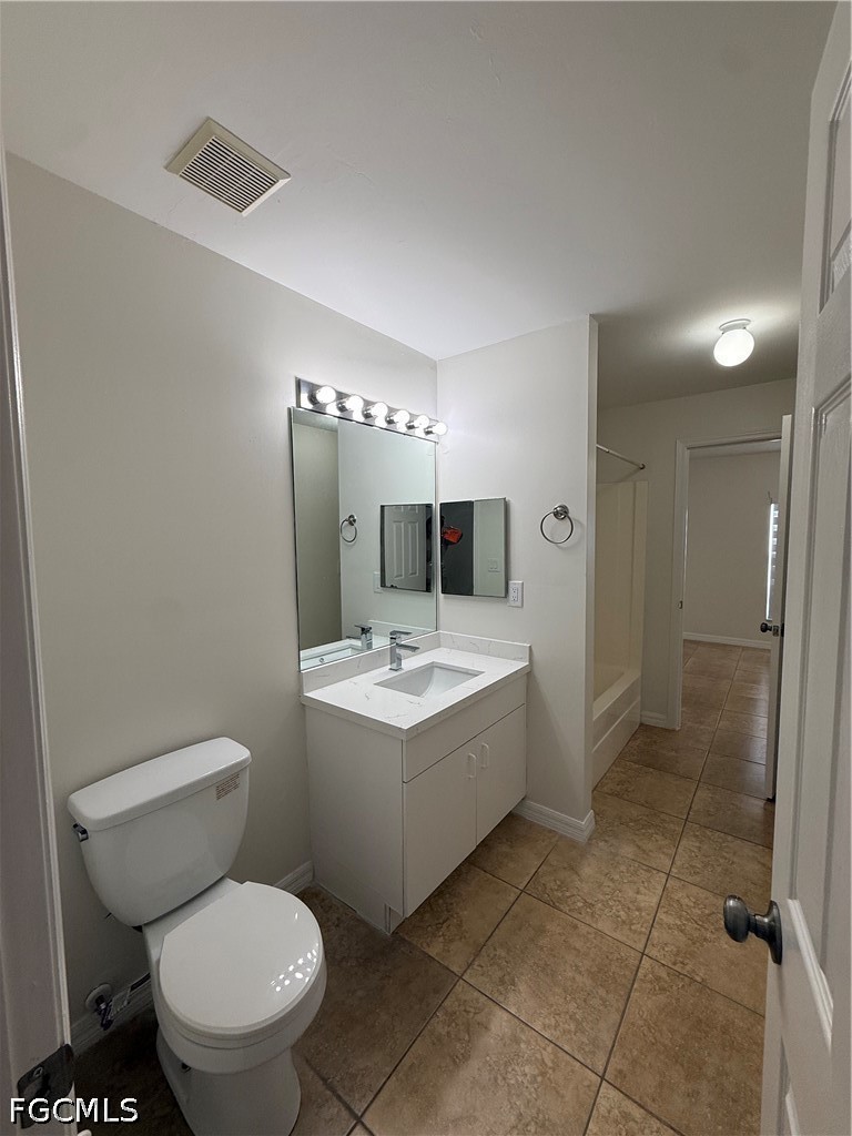 372 Carrillon Ave S Property Photo 6
