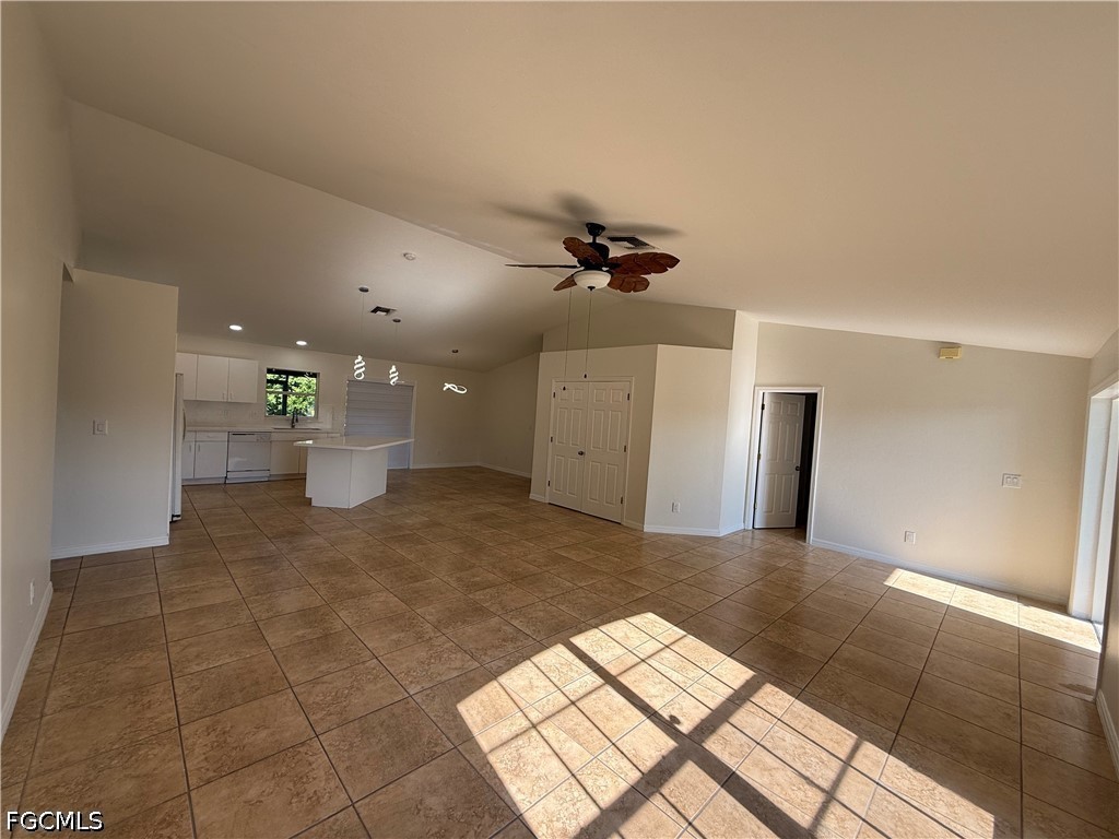 372 Carrillon Ave S Property Photo 12