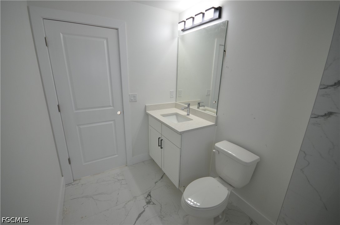 1242 Hathor St E Property Photo 7