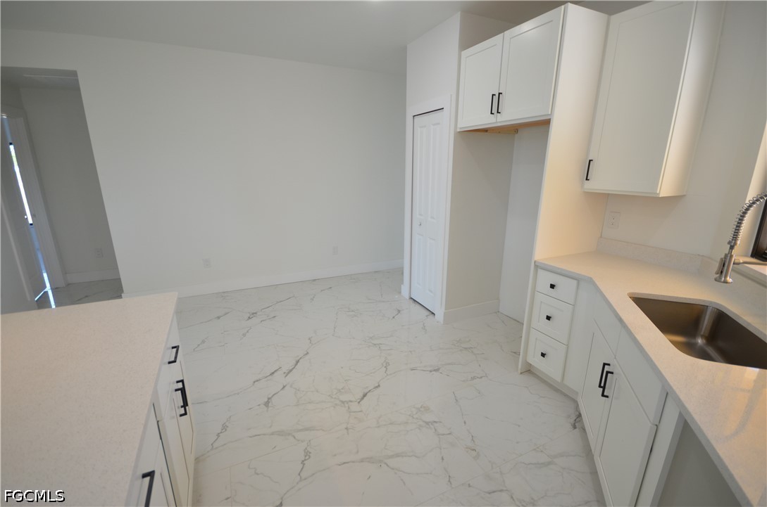 1242 Hathor St E Property Photo 12