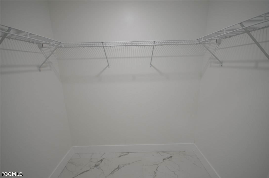 1242 Hathor St E Property Photo 22
