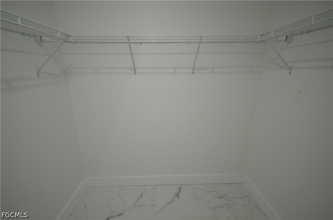 1242 Hathor St E Property Photo 23