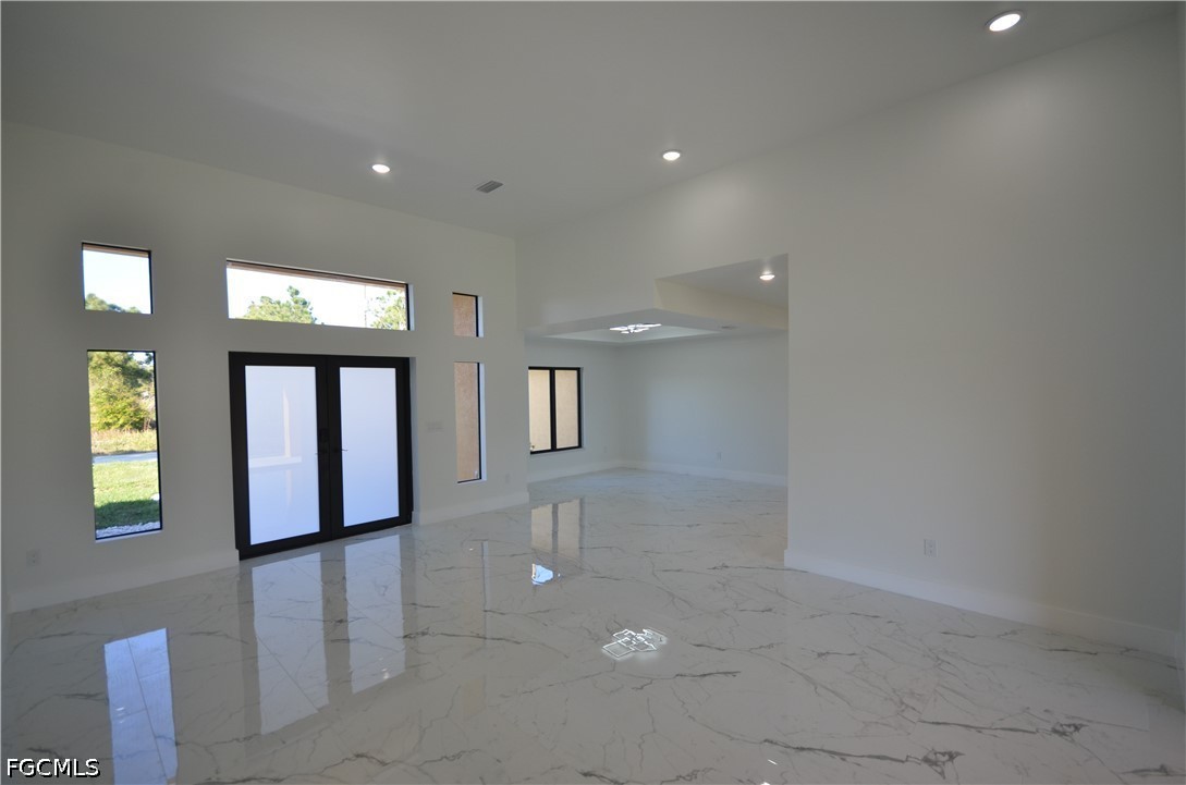 1242 Hathor St E Property Photo 26