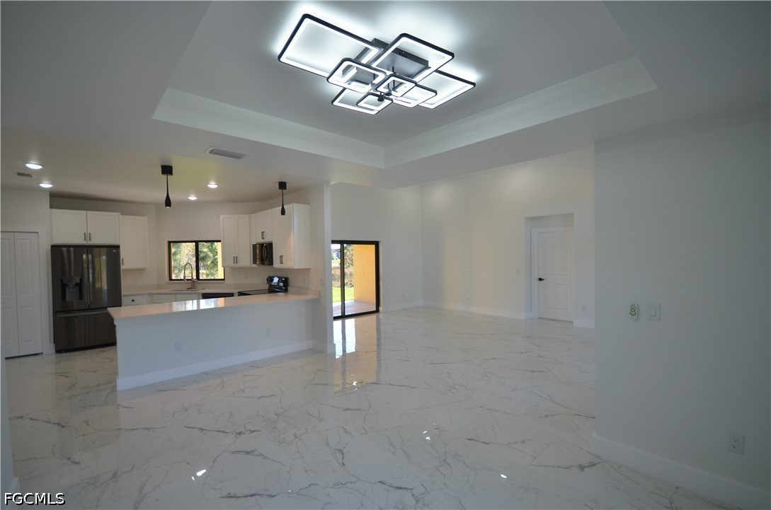 1242 Hathor St E Property Photo 28