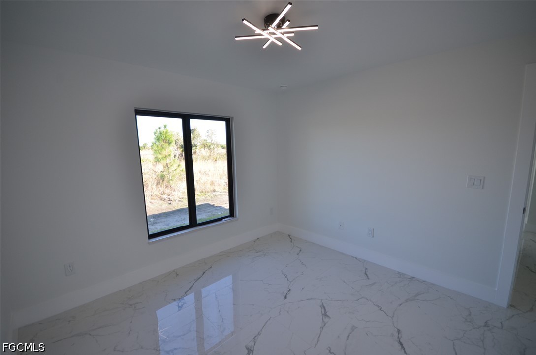 1242 Hathor St E Property Photo 33