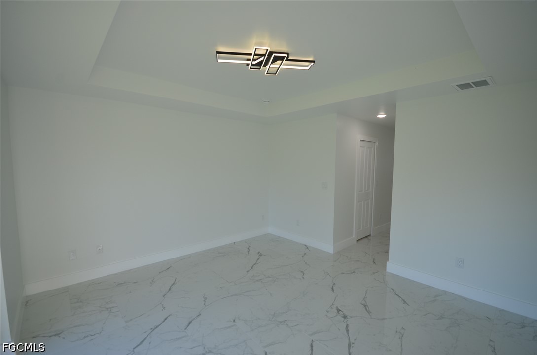 1242 Hathor St E Property Photo 40