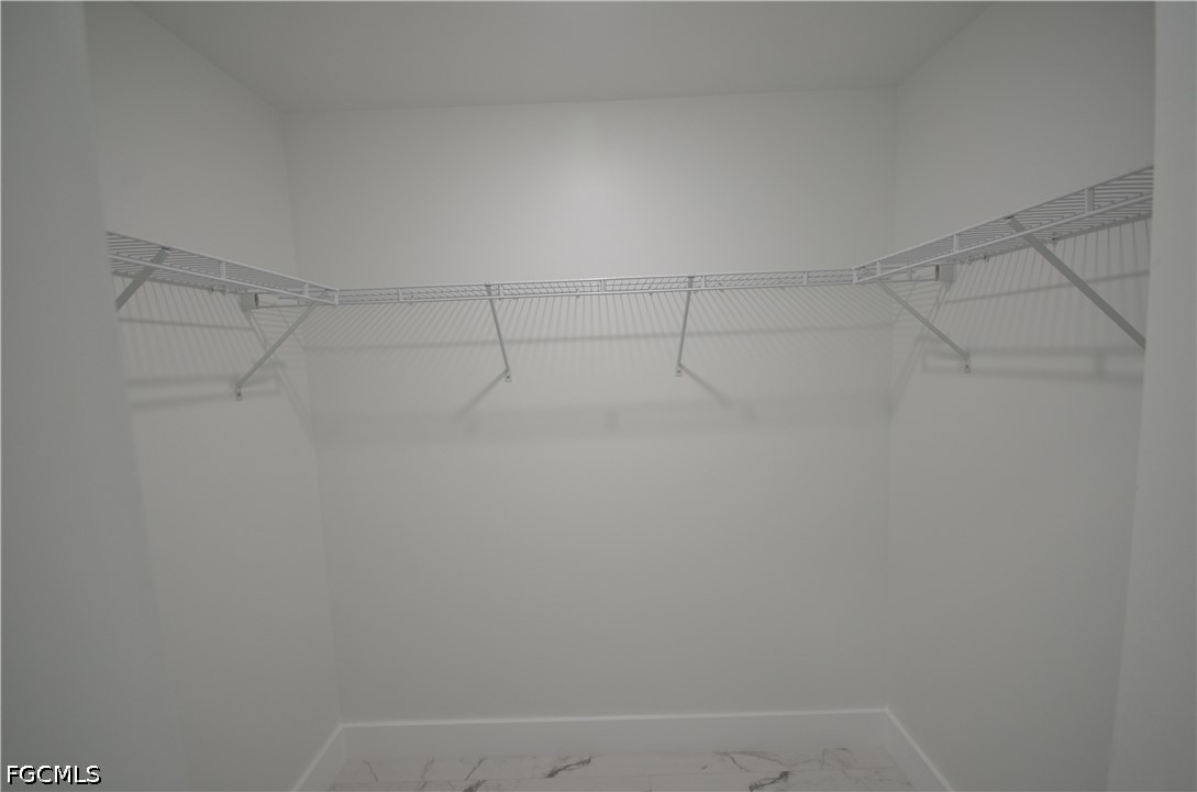 1242 Hathor St E Property Photo 41