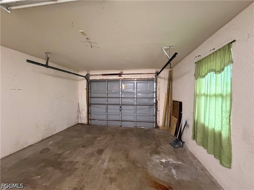 2407 Vernon Ave S Property Photo 3