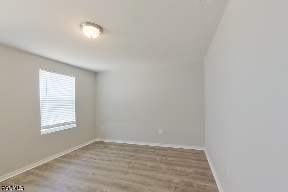 721 Cane St E Property Photo 14