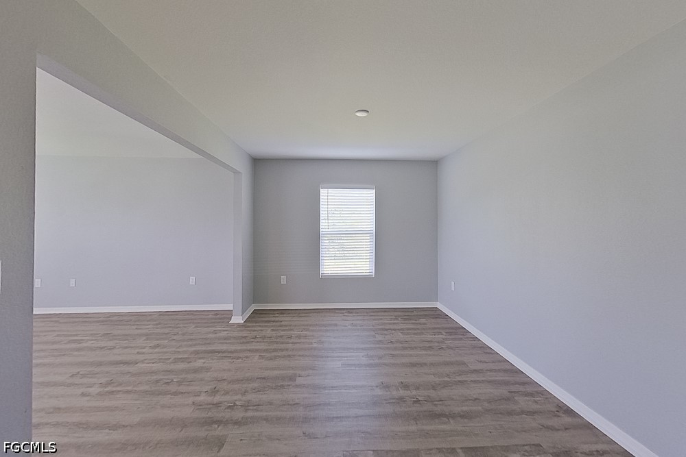 1010 Kaye St E Property Photo 2