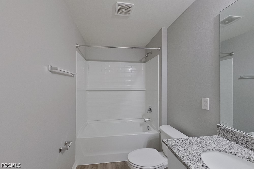 1010 Kaye St E Property Photo 16