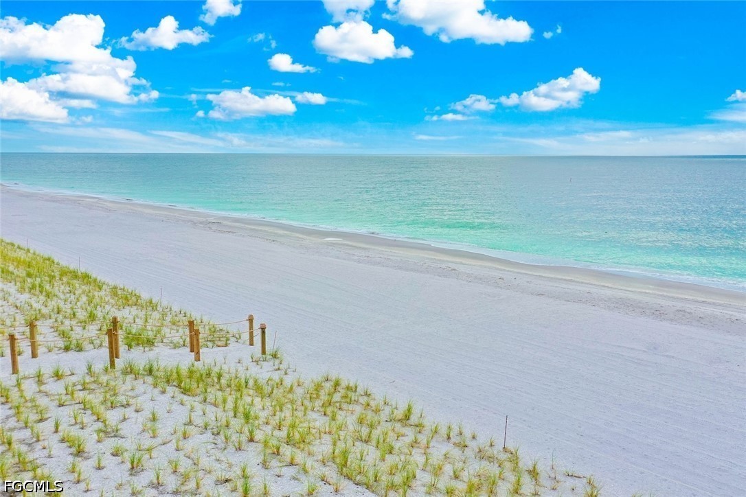 1414 Beach Cottages Property Photo 4
