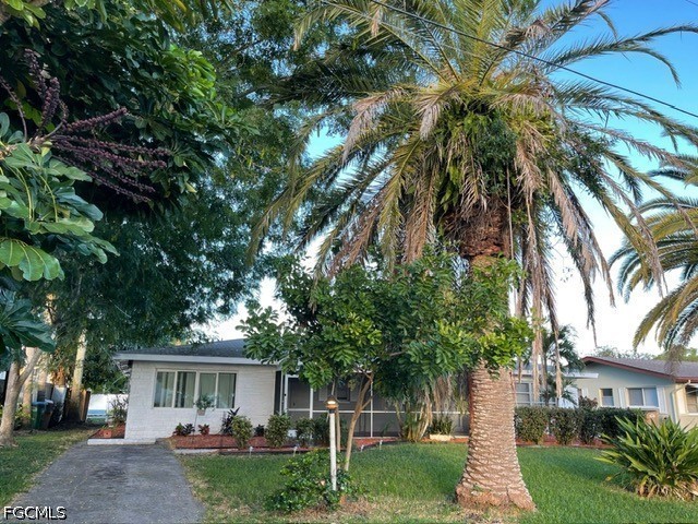 4926 Vincennes St 1-3 Property Photo 2