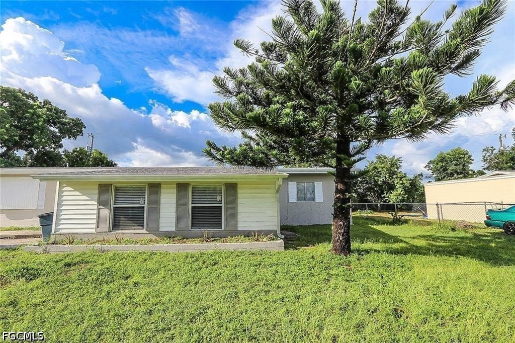 305 Bougainvillea RD W Property Photo 1