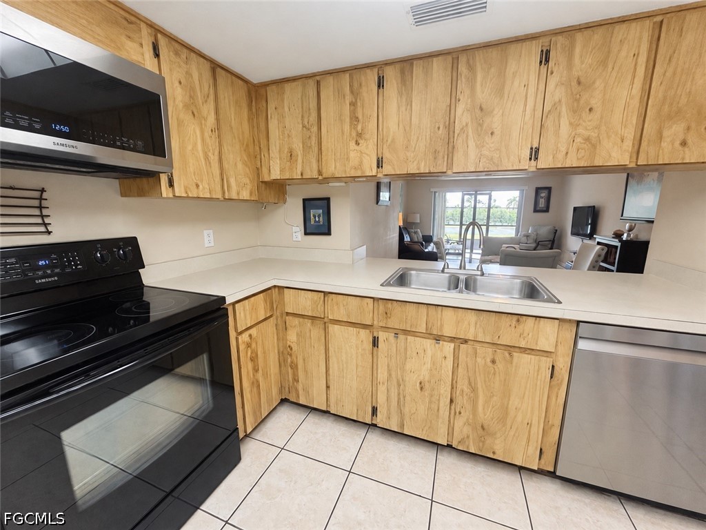 11610 Caravel Cir 102 Property Photo 2