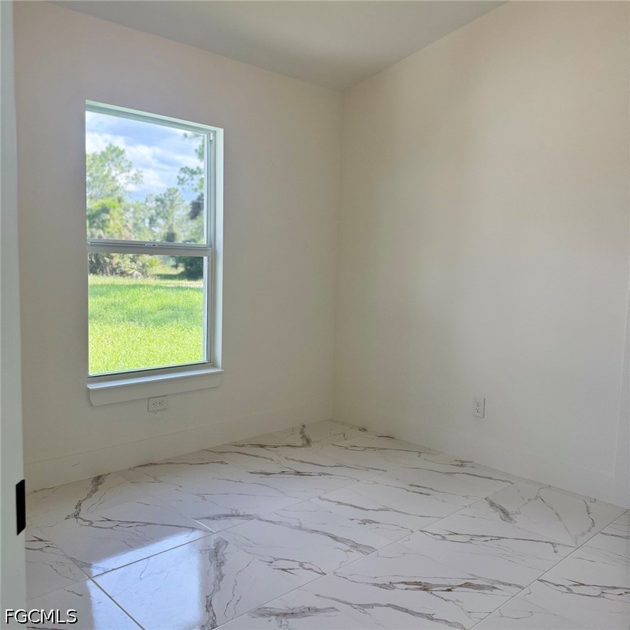 3206 55th St W Property Photo 8