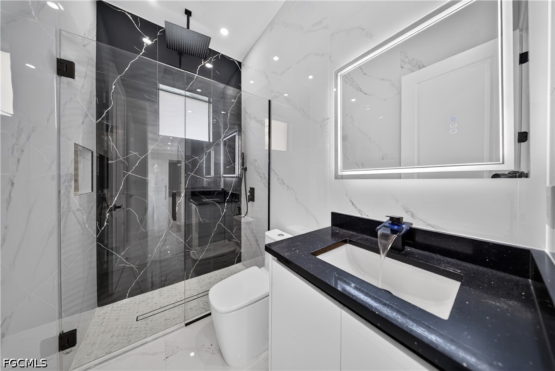 1207 Ramus St E Property Photo 37