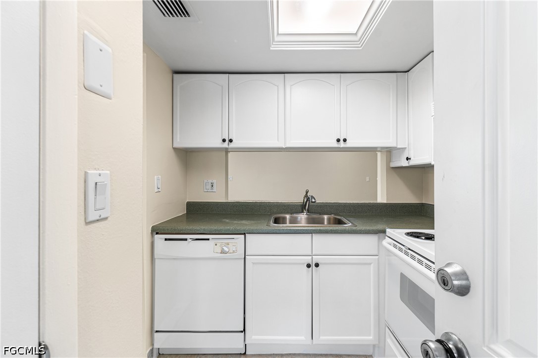 5837 Queen Elizabeth Way 3 Property Photo 6