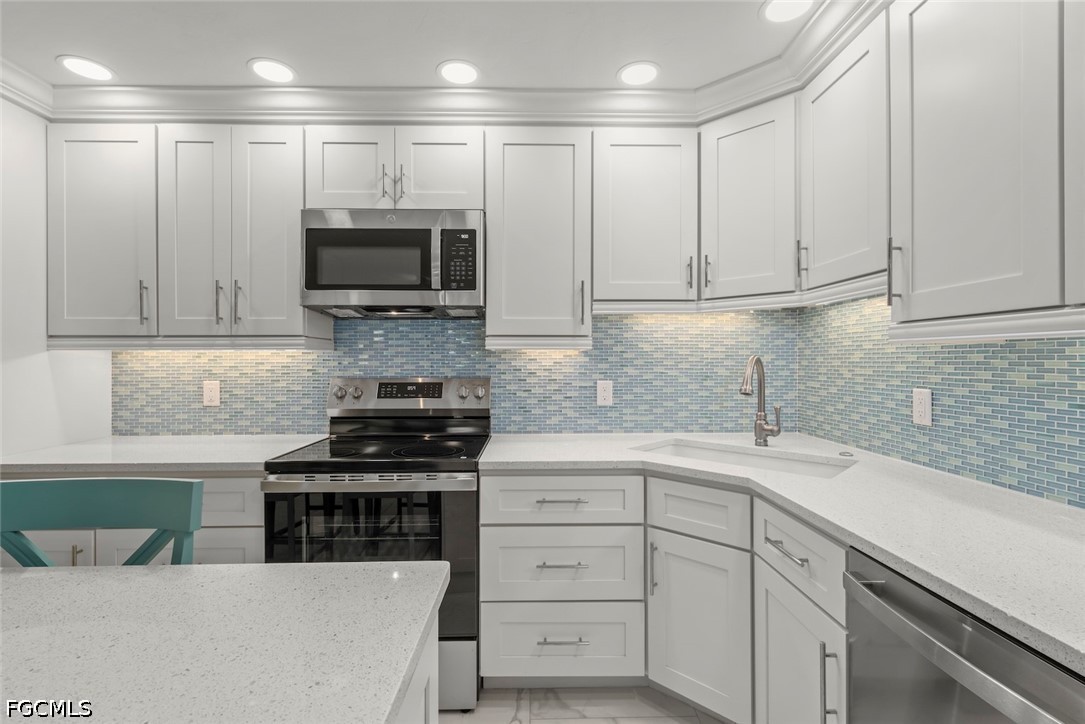 845 E Gulf Dr 1422 Property Photo 6