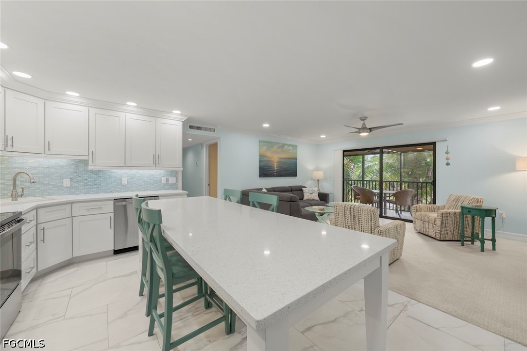 845 E Gulf Dr 1422 Property Photo 12