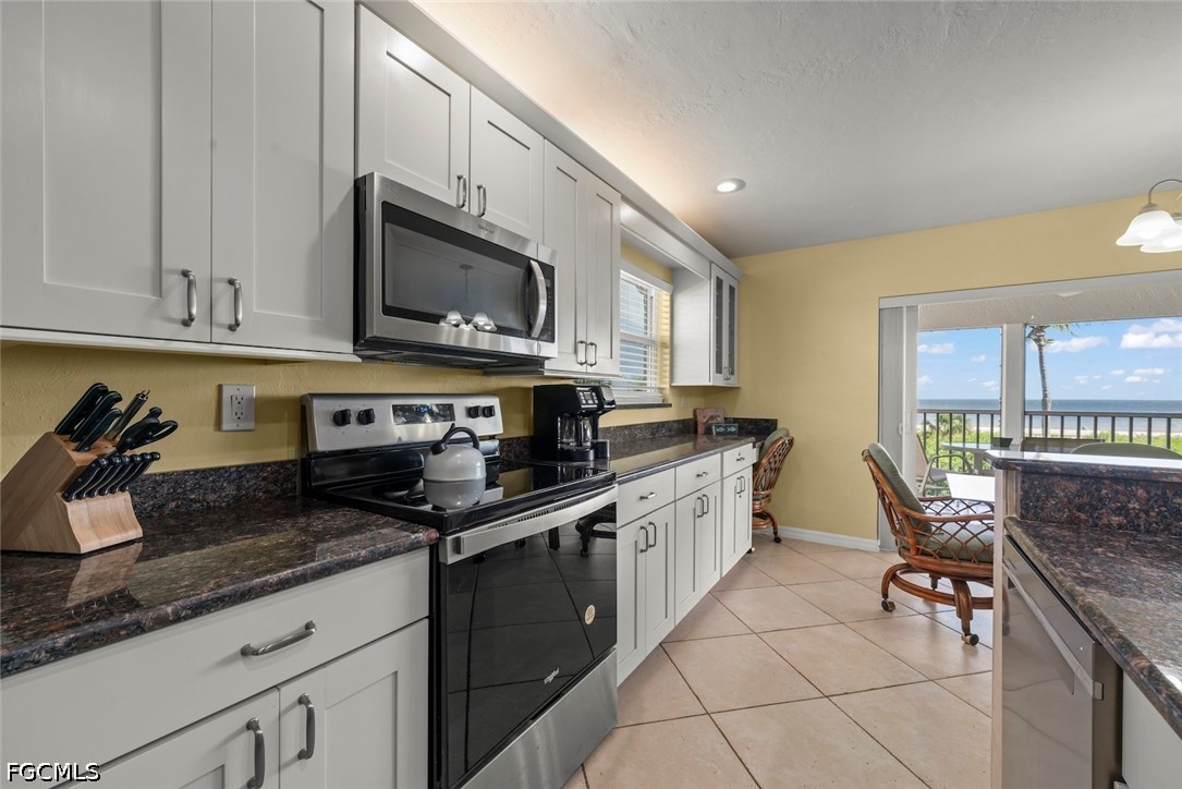 827 E Gulf Dr C8 Property Photo 13