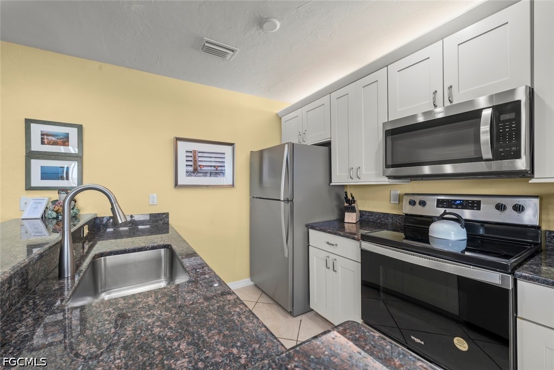 827 E Gulf Dr C8 Property Photo 15