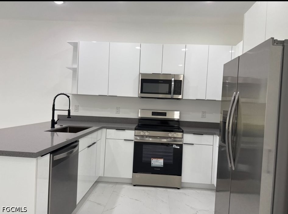 664/666 Chattman St E Property Photo 3
