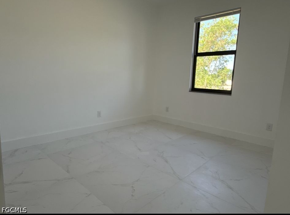 664/666 Chattman St E Property Photo 7