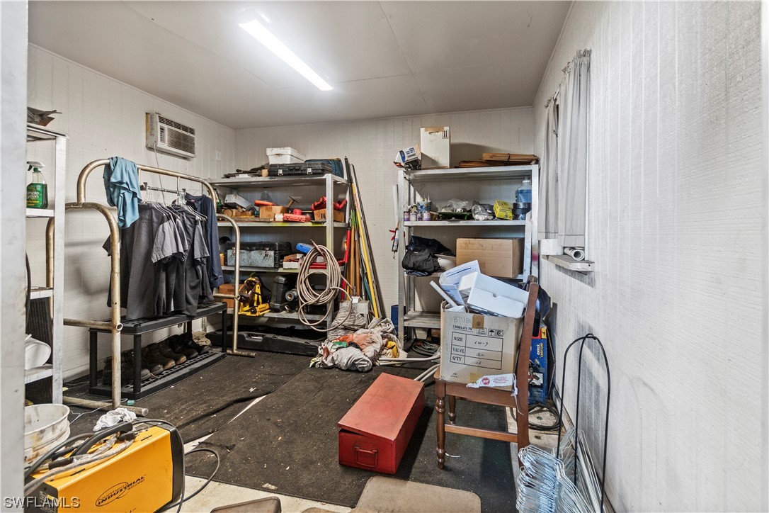 2065 Towles St Property Photo 20