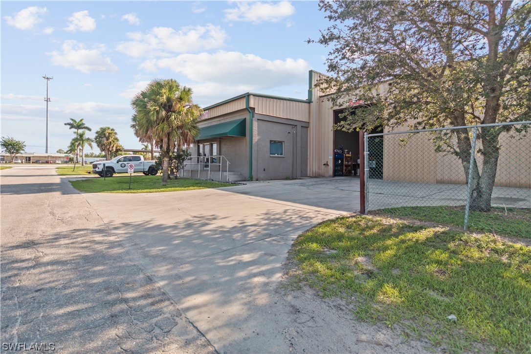 2065 Towles St Property Photo 25