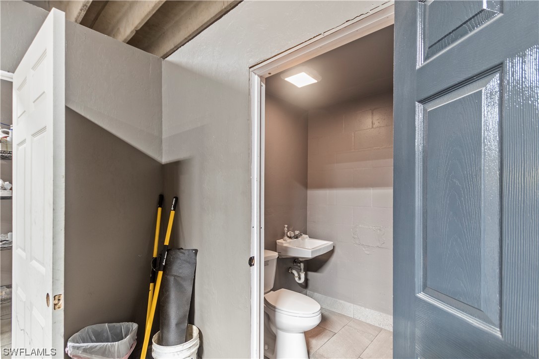 2065 Towles St Property Photo 30